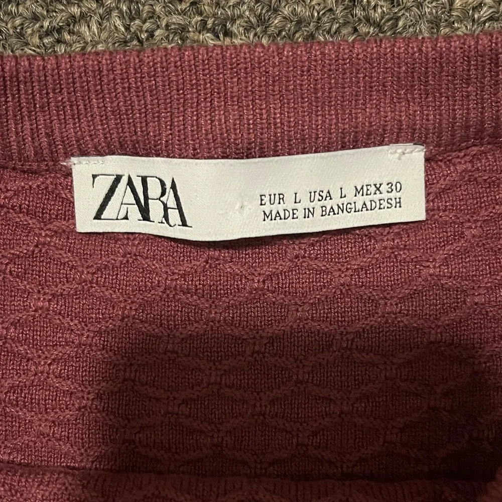 Zara Long Sleeve - Picture 3 of 3